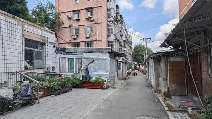 永居东里外景图