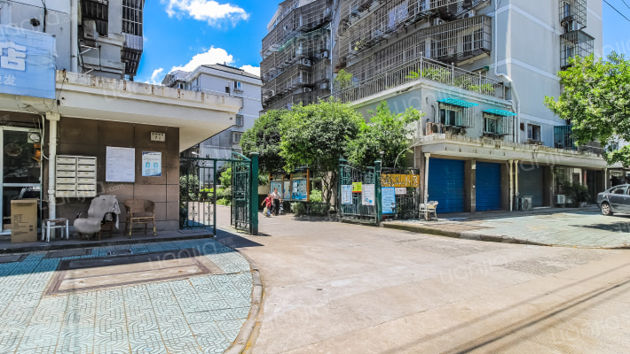 滨江小区外景图