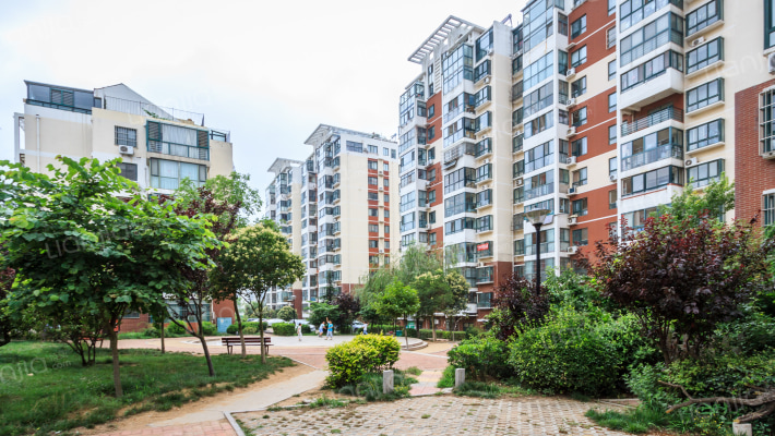 金顶花园外景图