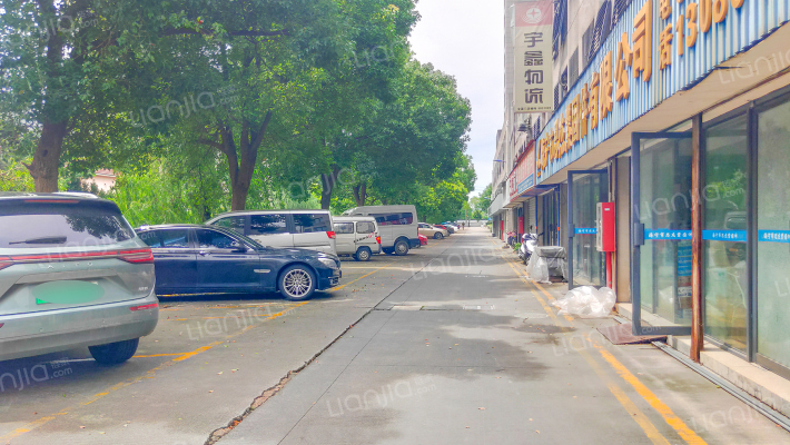 百汇海隆广场外景图