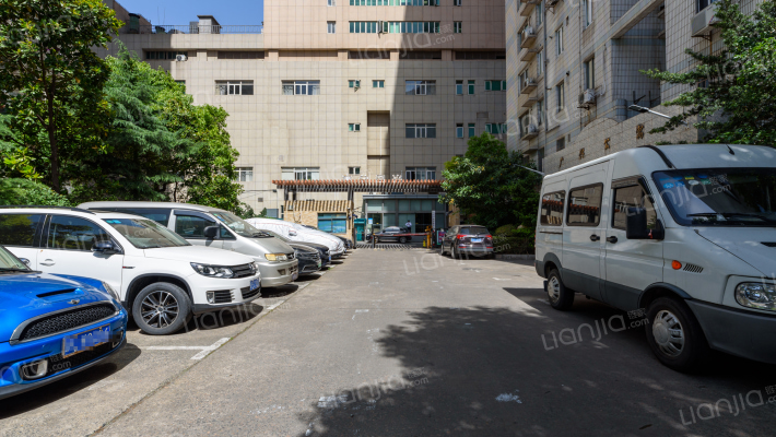 兴隆公寓外景图