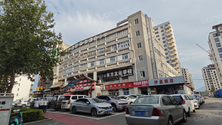 都市春天小区外景图