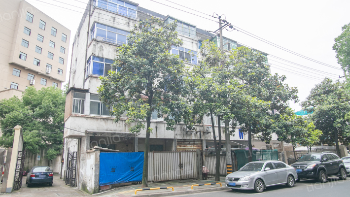 青年路339号院外景图