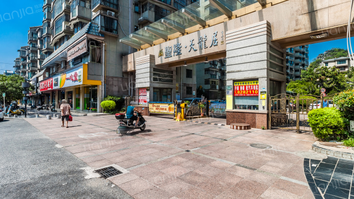 聖隆·天龍居外景图