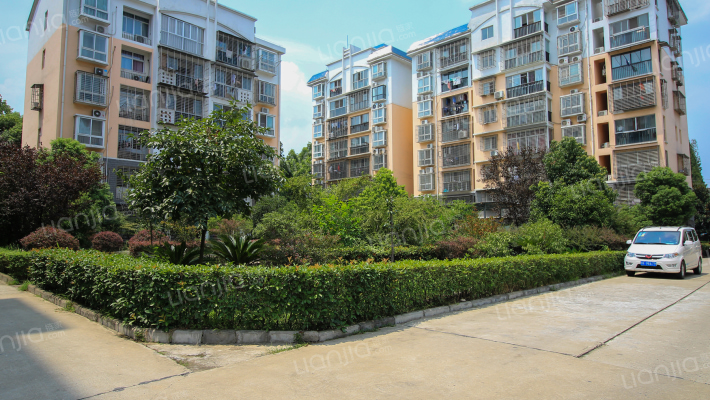 金乡域花园小区外景图