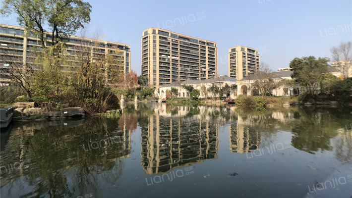 田园牧歌麓云苑外景图