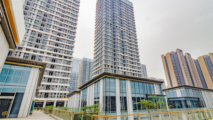 越秀国际总部广场外景图