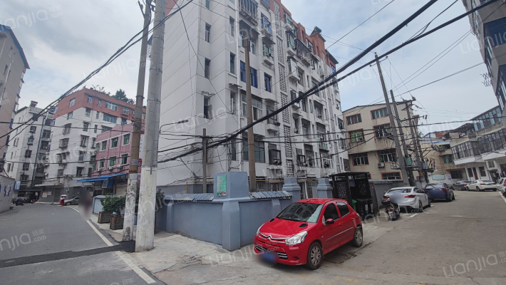 庙鹅岭一巷102号外景图