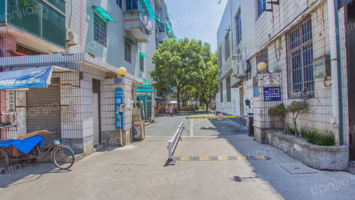 绿茵小区外景图