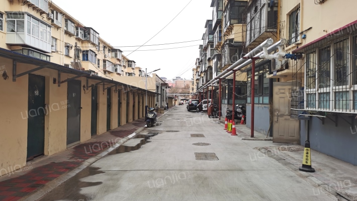 市啤酒厂外景图