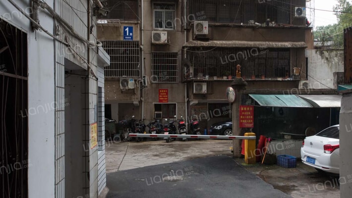 锰业宿舍外景图