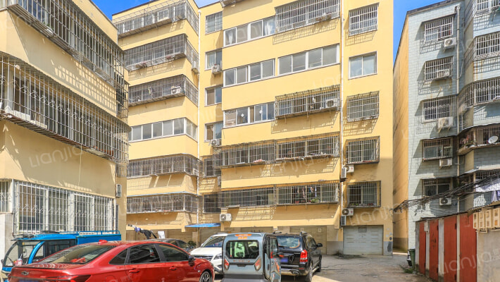 鸿泰花园外景图