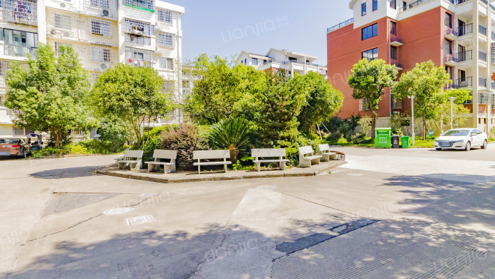 梅树小区外景图