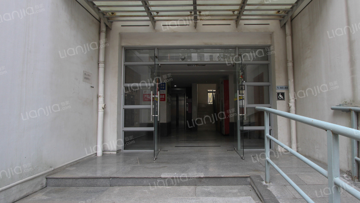 加城湖滨公寓外景图