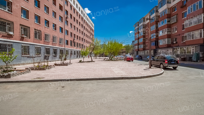 行政管理处家属楼外景图