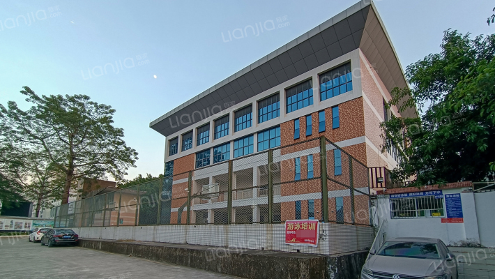 南屏中学教师楼外景图