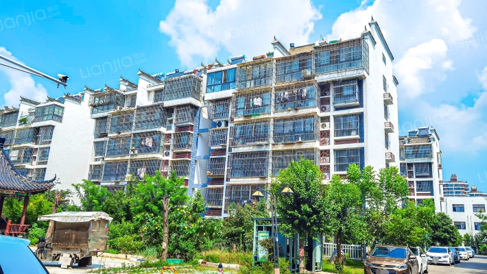 御龍山水外景图