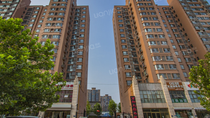 万和上品小区外景图