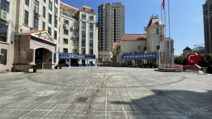 职教城商业广场外景图
