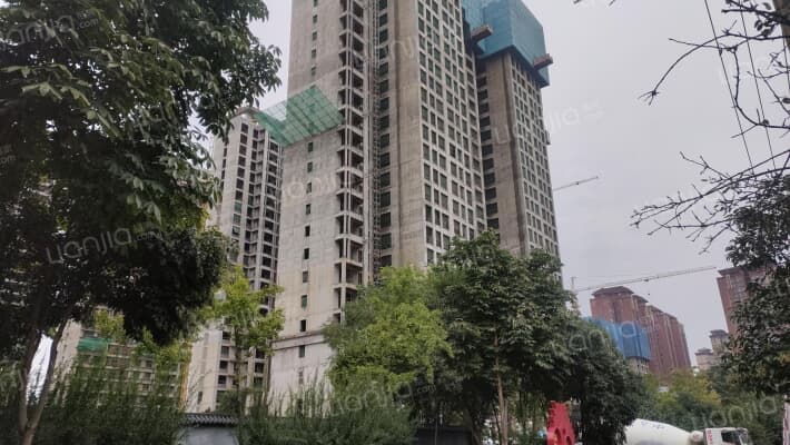 天朗熙湖外景图