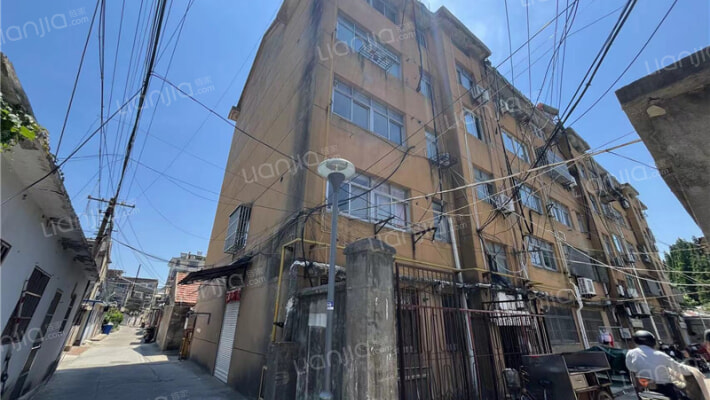 建筑公司宿舍外景图