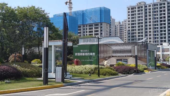 水润峰境外景图