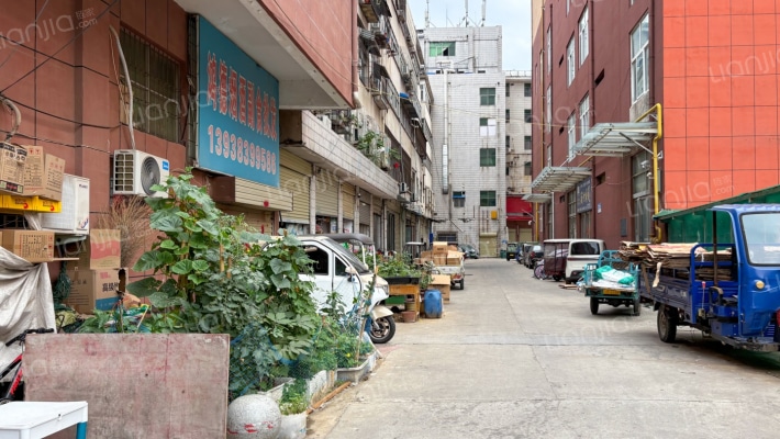 宏大商城外景图