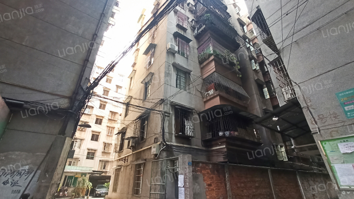 南方五金宿舍外景图