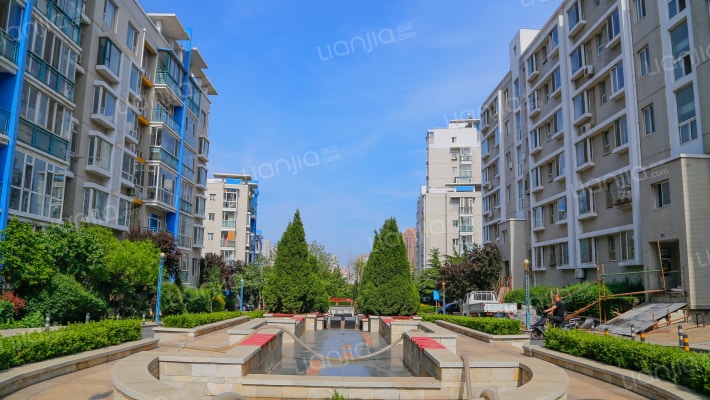 丽景春天外景图