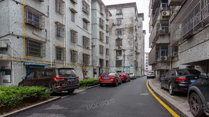 卧龙山庄东区外景图