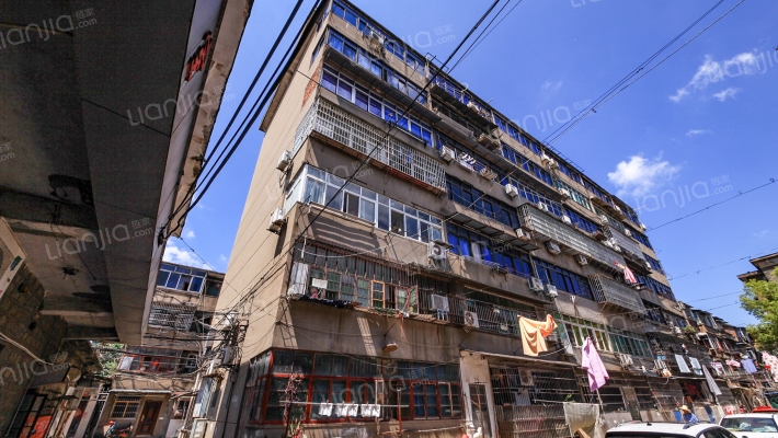 塔子桥商标小区外景图