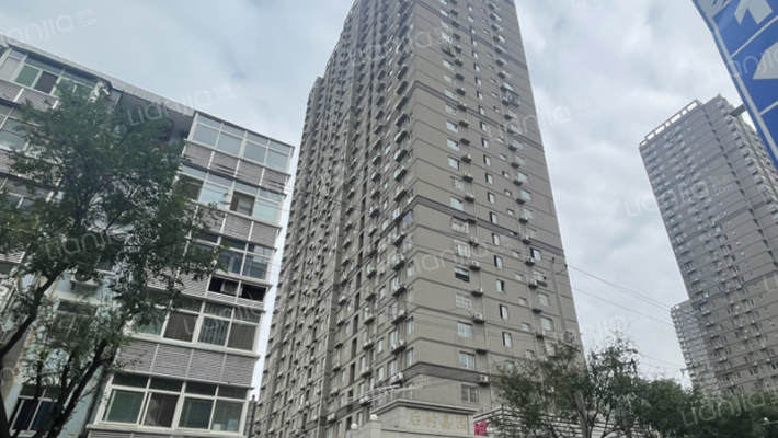 益卓酒店外景图