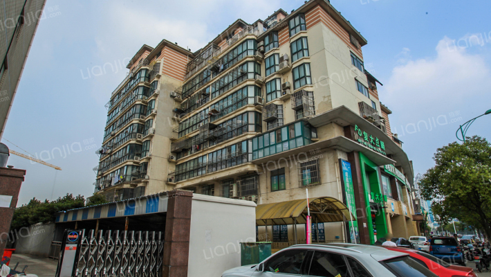 跃龙公寓外景图