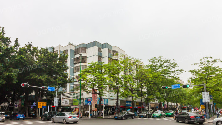 新安中学住宅楼外景图