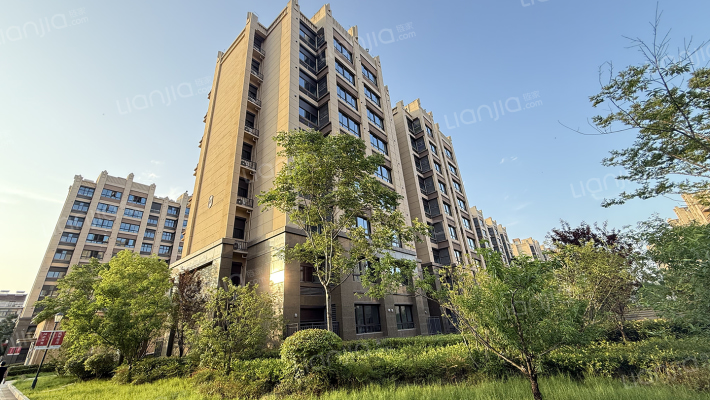 蓝天慧融花园外景图