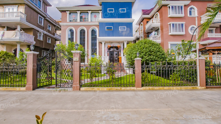 银河别墅外景图