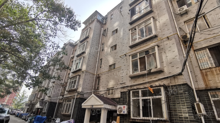 蓝天花园外景图