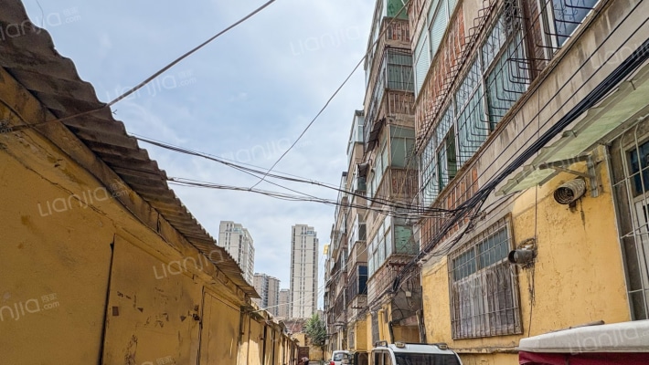 八二0南院外景图