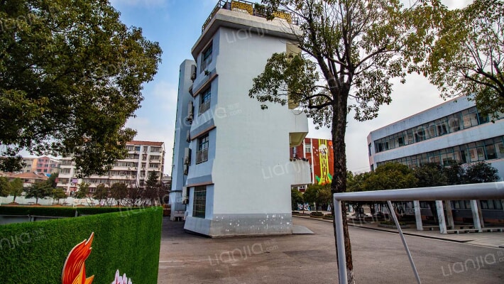 江夏区实验小学外景图