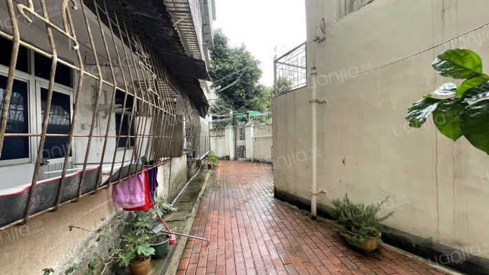 电台山路外景图