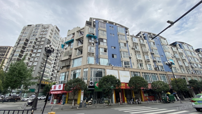 桂湖河畔北区外景图