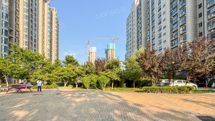 泰成玲珑郡外景图