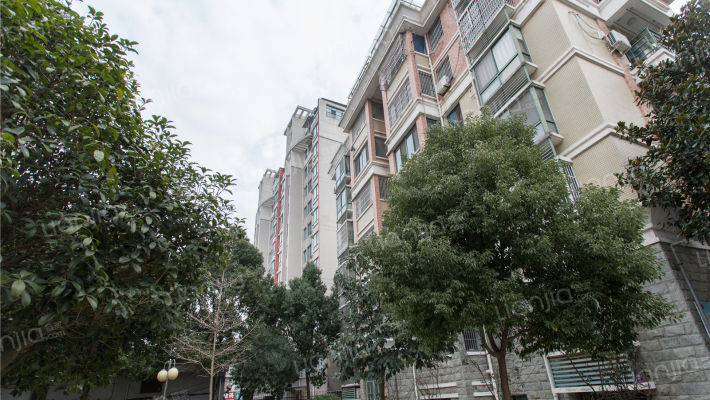 锦绣人家外景图