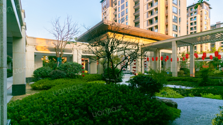 嘉兴万城尚园房价怎么样万城尚园房源户型图小区车位交通地址详情分析