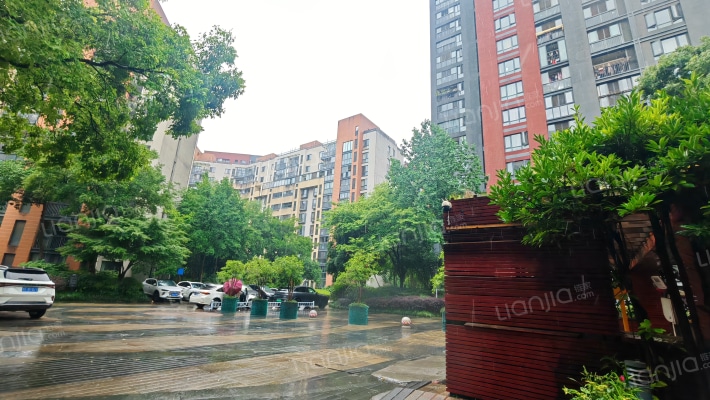 万科魅力之城外景图