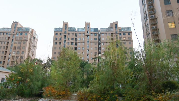 燕铭华庄外景图