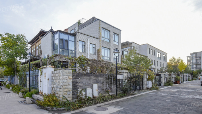 果岭小镇外景图