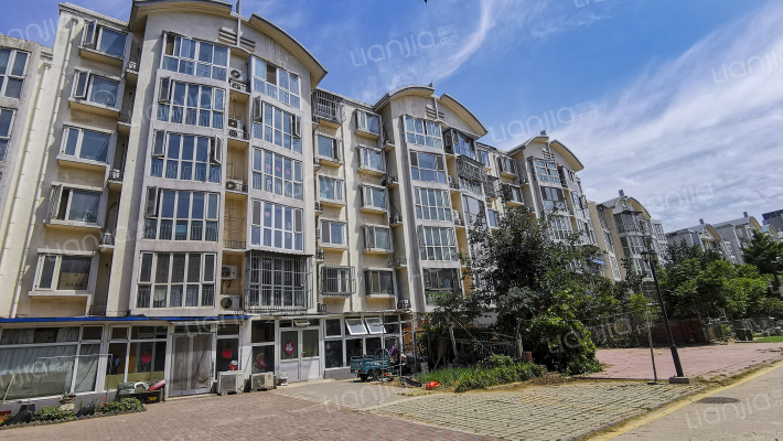 蓝天花园外景图