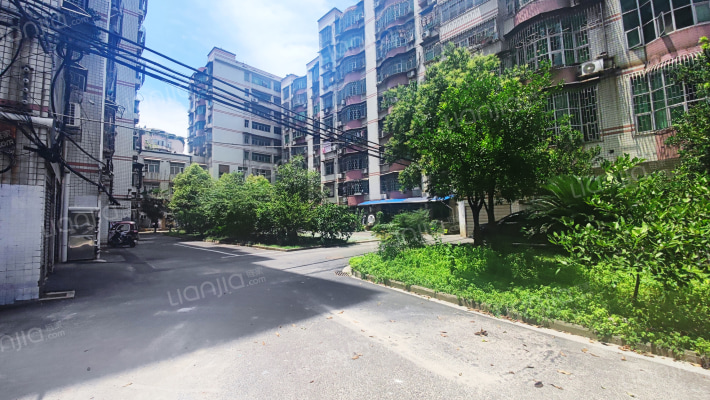 广厦小区外景图