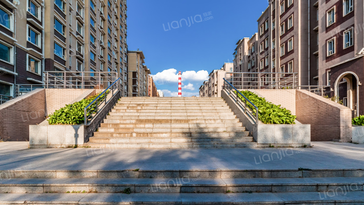 春天花园外景图